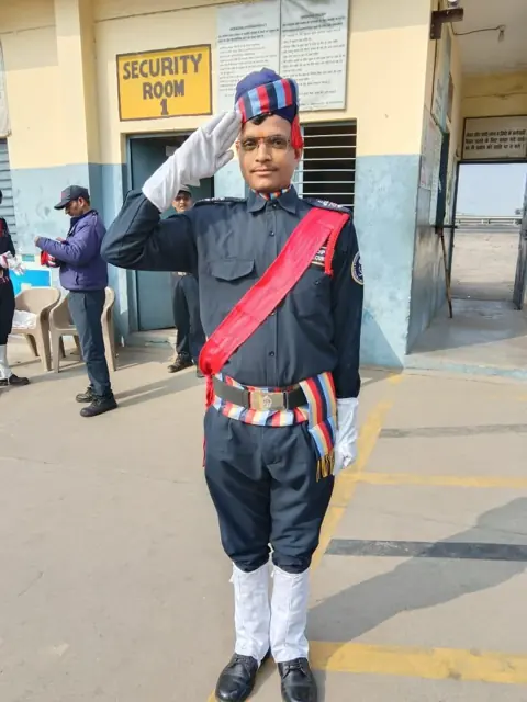 Guard Salute Security Office — TOP2 Security personnel